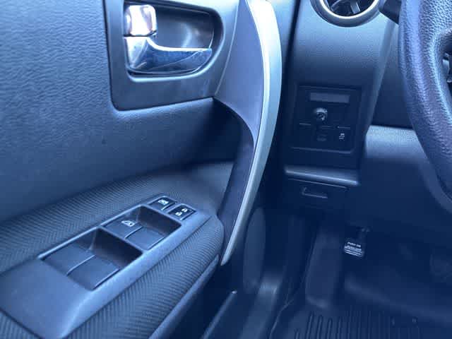 Thumbnail: 2014 Nissan Rogue - 38