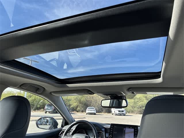 Thumbnail: 2024 Toyota Camry - 23