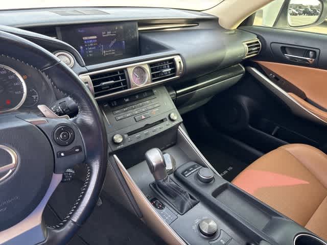 Thumbnail: 2015 Lexus IS - 19