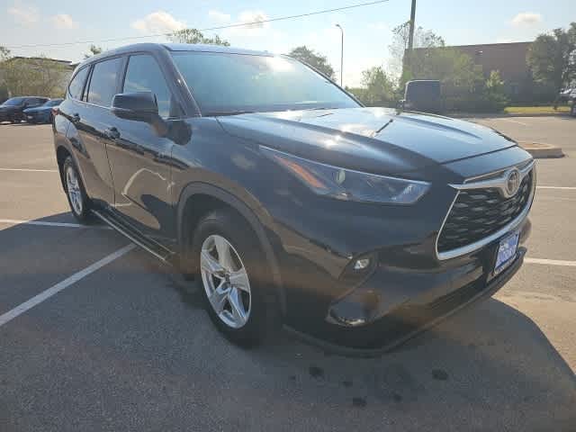 Thumbnail: 2023 Toyota Highlander - 3
