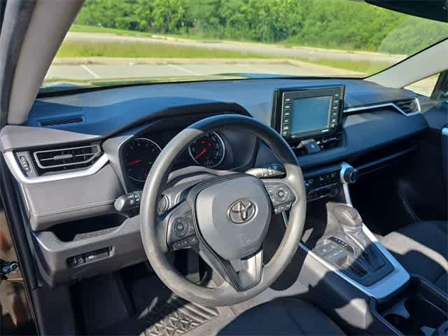 2021 Toyota RAV4 XLE 2