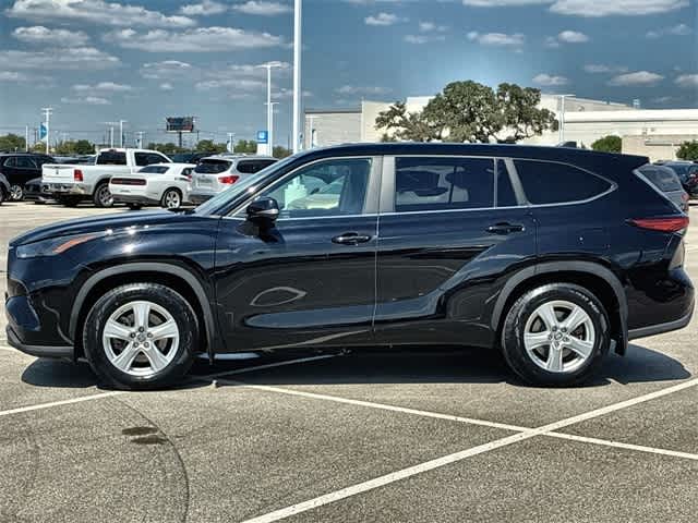 Thumbnail: 2023 Toyota Highlander - 3