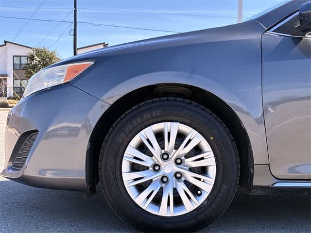 Thumbnail: 2014 Toyota Camry - 14