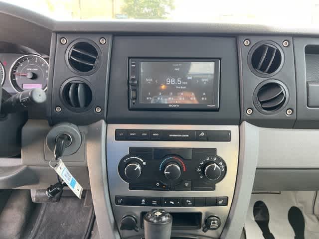 Thumbnail: 2007 Jeep Commander - 19