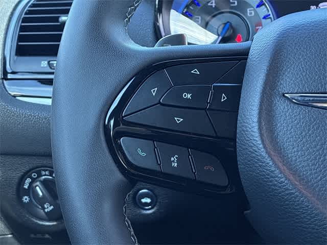 Thumbnail: 2023 Chrysler 300 - 26