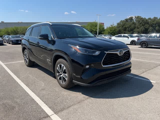 Thumbnail: 2023 Toyota Highlander - 7