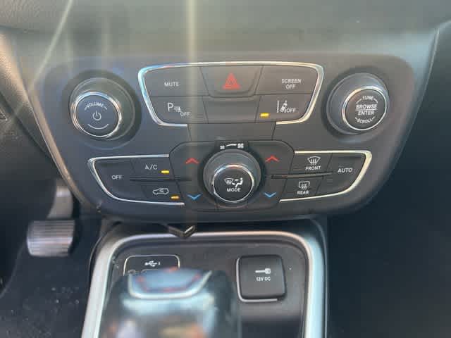 Thumbnail: 2020 Jeep Compass - 18