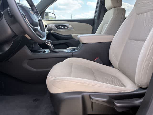 Thumbnail: 2023 Chevrolet Traverse - 18
