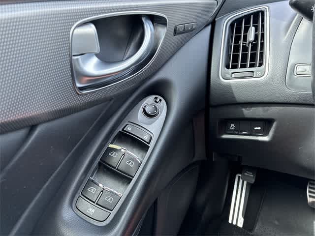 Thumbnail: 2016 INFINITI  - 40