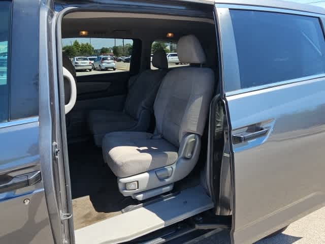 Thumbnail: 2012 Honda Odyssey - 14