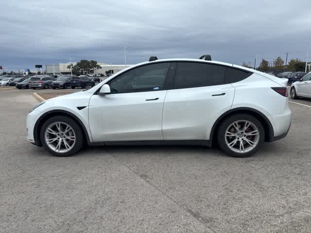 Used 2021 Tesla Model Y Long Range with VIN 5YJYGDEE1MF077901 for sale in San Antonio, TX