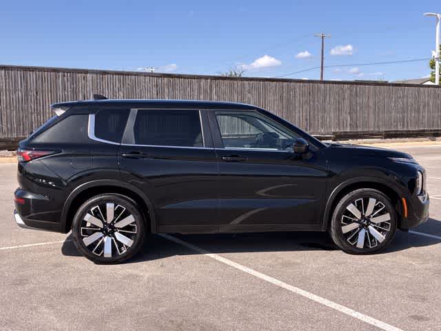Thumbnail: 2025 Mitsubishi Outlander - 7