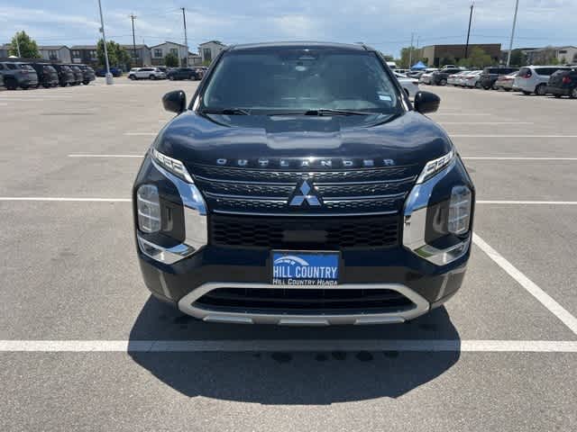 Thumbnail: 2022 Mitsubishi Outlander - 8