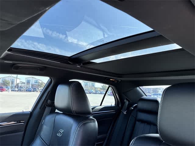 Thumbnail: 2023 Chrysler 300 - 20