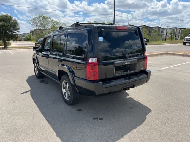 Thumbnail: 2007 Jeep Commander - 3