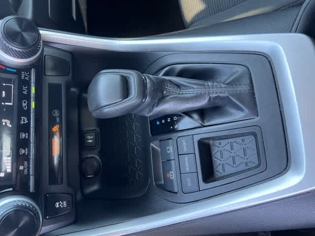 Thumbnail: 2019 Toyota RAV4 - 15