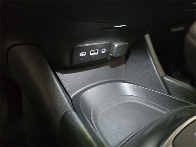 Thumbnail: 2022 Chevrolet Malibu - 32