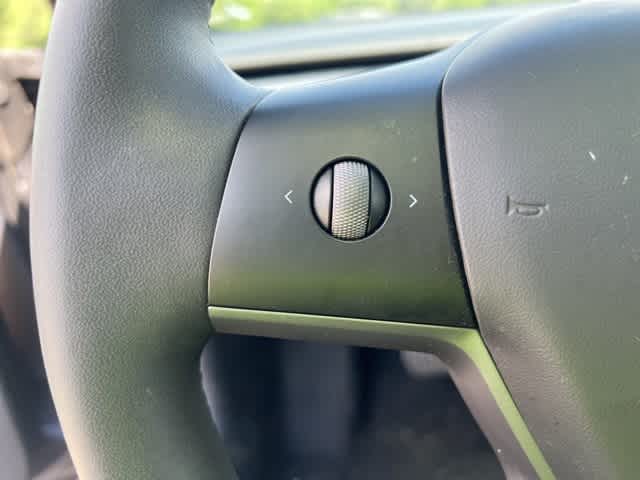 Thumbnail: 2023 Tesla Model 3 - 10