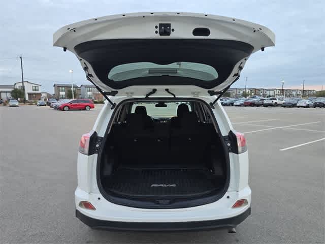 Thumbnail: 2017 Toyota RAV4 - 35