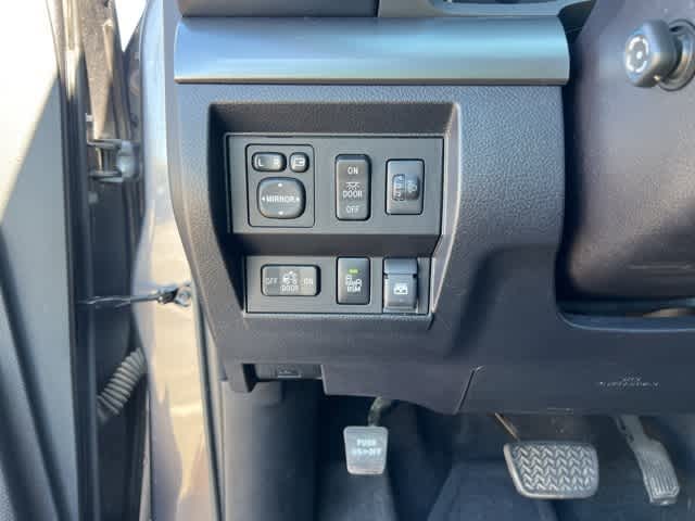 Thumbnail: 2017 Toyota Tundra - 10