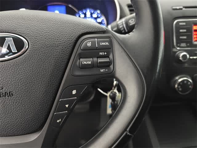 Thumbnail: 2015 Kia Forte - 25