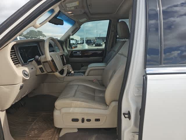 Thumbnail: 2014 Lincoln Navigator - 10