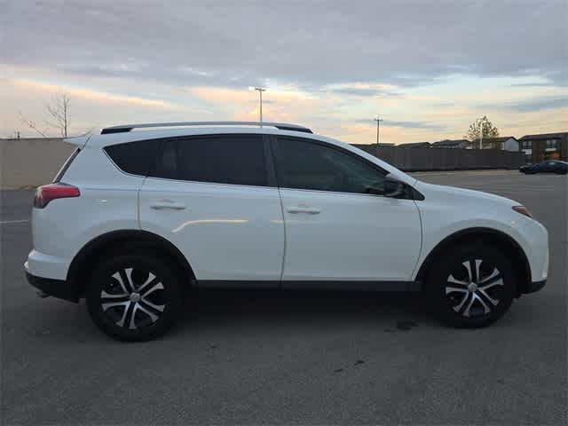 Thumbnail: 2017 Toyota RAV4 - 7