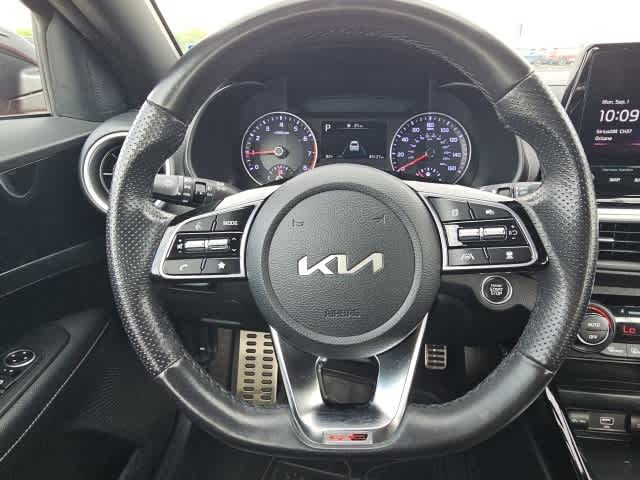 Thumbnail: 2023 Kia Forte - 17
