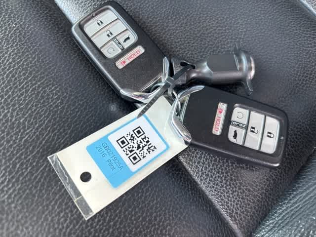 Thumbnail: 2016 Honda Pilot - 22