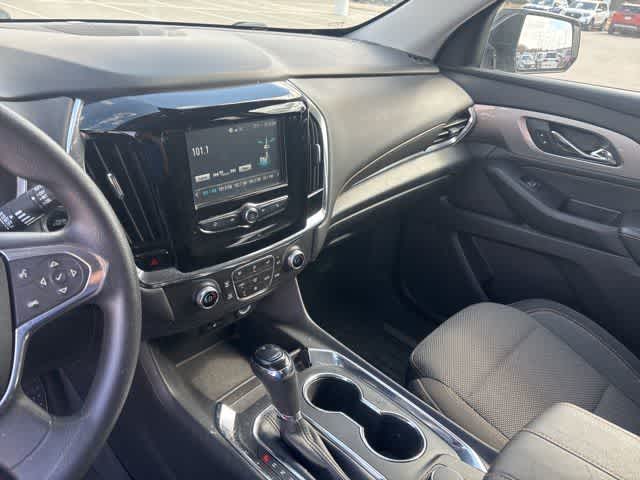 Thumbnail: 2018 Chevrolet Traverse - 19