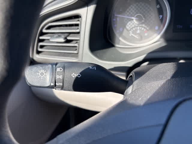 Thumbnail: 2020 Hyundai Elantra - 17