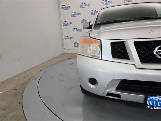 2011 Nissan Armada SV 10