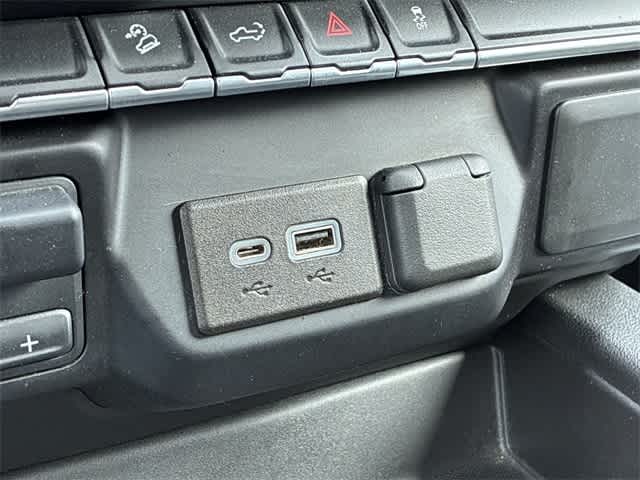 Thumbnail: 2021 Chevrolet Silverado 1500 - 32