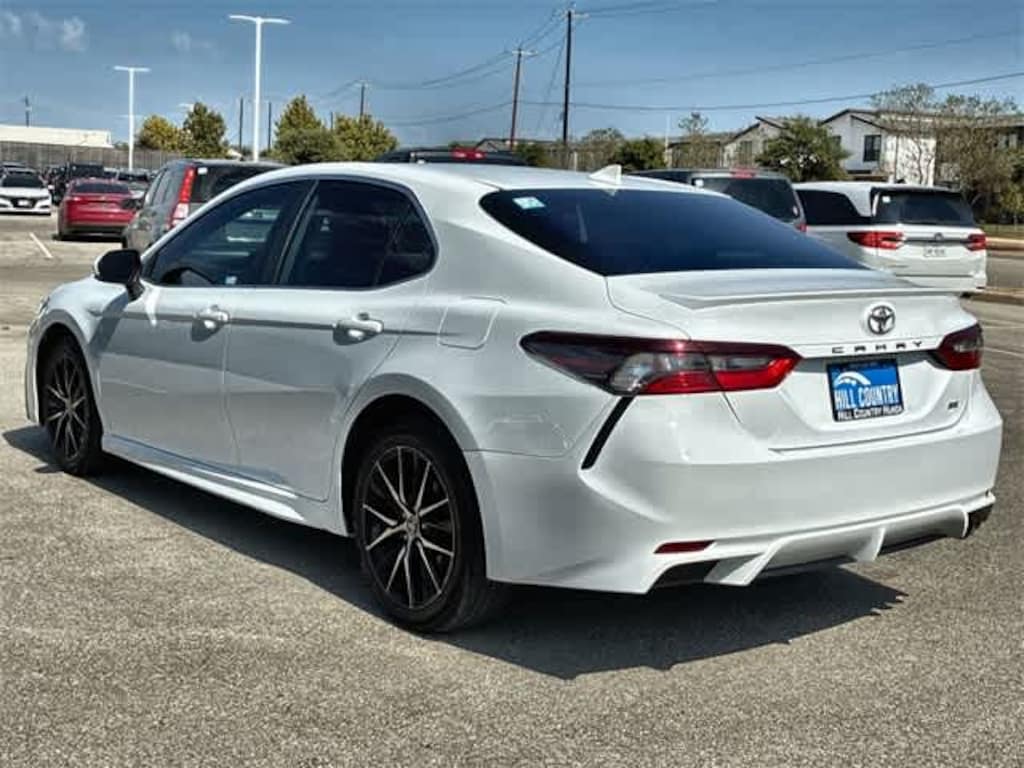 Used 2022 Toyota Camry SE Sedan