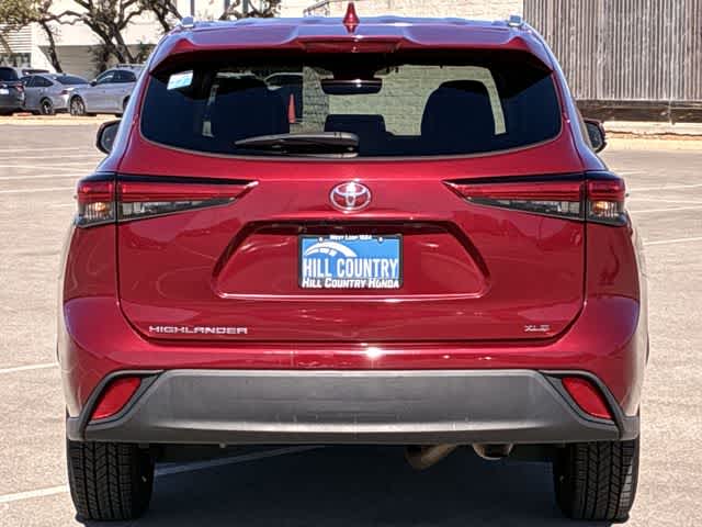 Thumbnail: 2023 Toyota Highlander - 5
