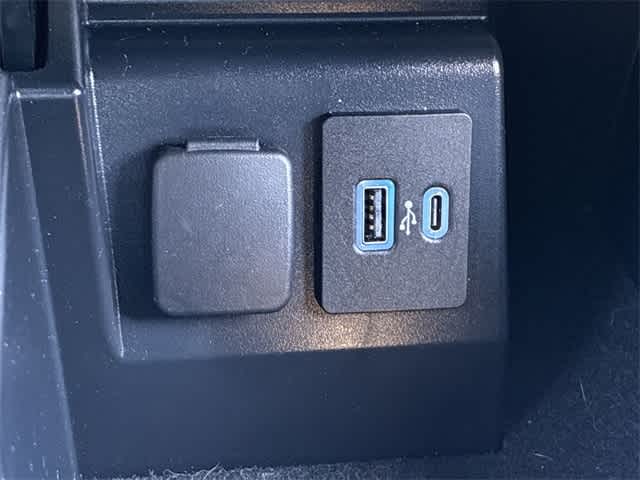 Thumbnail: 2022 Ford Explorer - 34