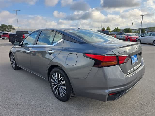 Thumbnail: 2023 Nissan Altima - 4