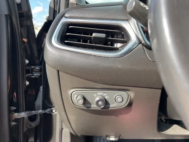 Thumbnail: 2020 Chevrolet Equinox - 10