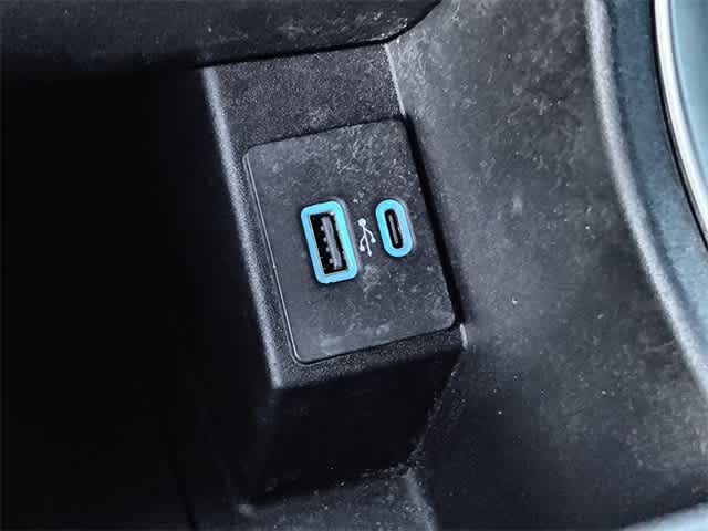 Thumbnail: 2022 Ford Edge - 32