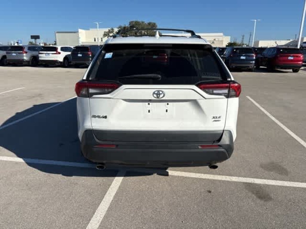 Used 2021 Toyota RAV4 XLE SUV
