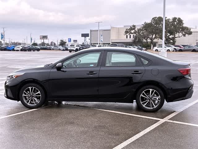 Thumbnail: 2023 Kia Forte - 3