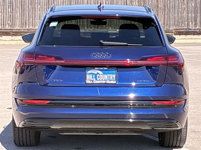 Thumbnail: 2022 Audi e-tron - 5