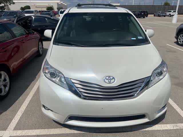 Thumbnail: 2015 Toyota Sienna - 8