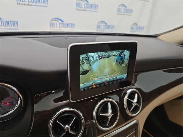 Thumbnail: 2017 Mercedes-Benz GLA - 30