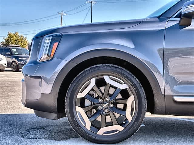 Thumbnail: 2023 Kia Telluride - 14