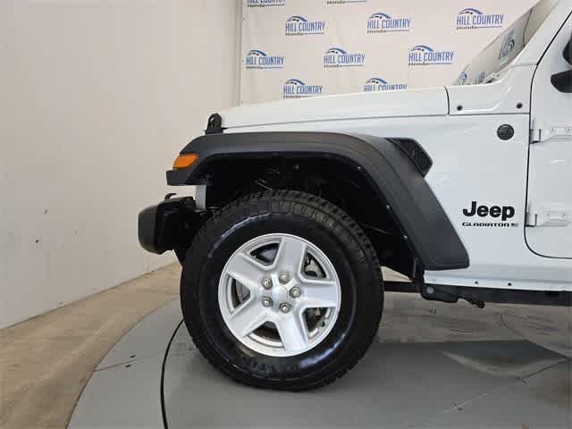 Thumbnail: 2023 Jeep Gladiator - 14