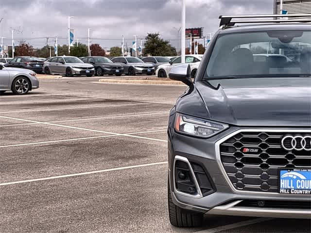 Thumbnail: 2021 Audi SQ5 - 10
