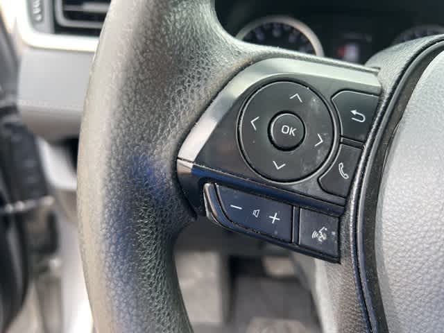 Thumbnail: 2021 Toyota RAV4 - 11