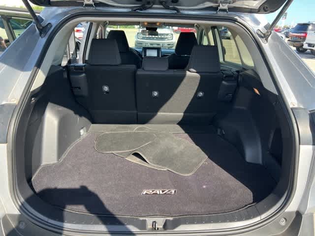 Thumbnail: 2019 Toyota RAV4 - 18