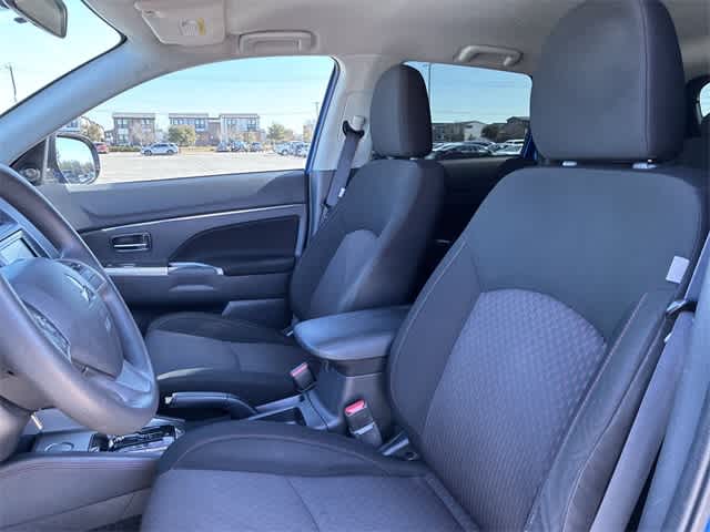 Thumbnail: 2019 Mitsubishi Outlander Sport - 17